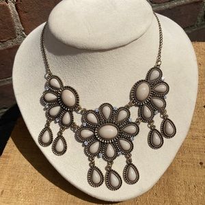 Statement necklace